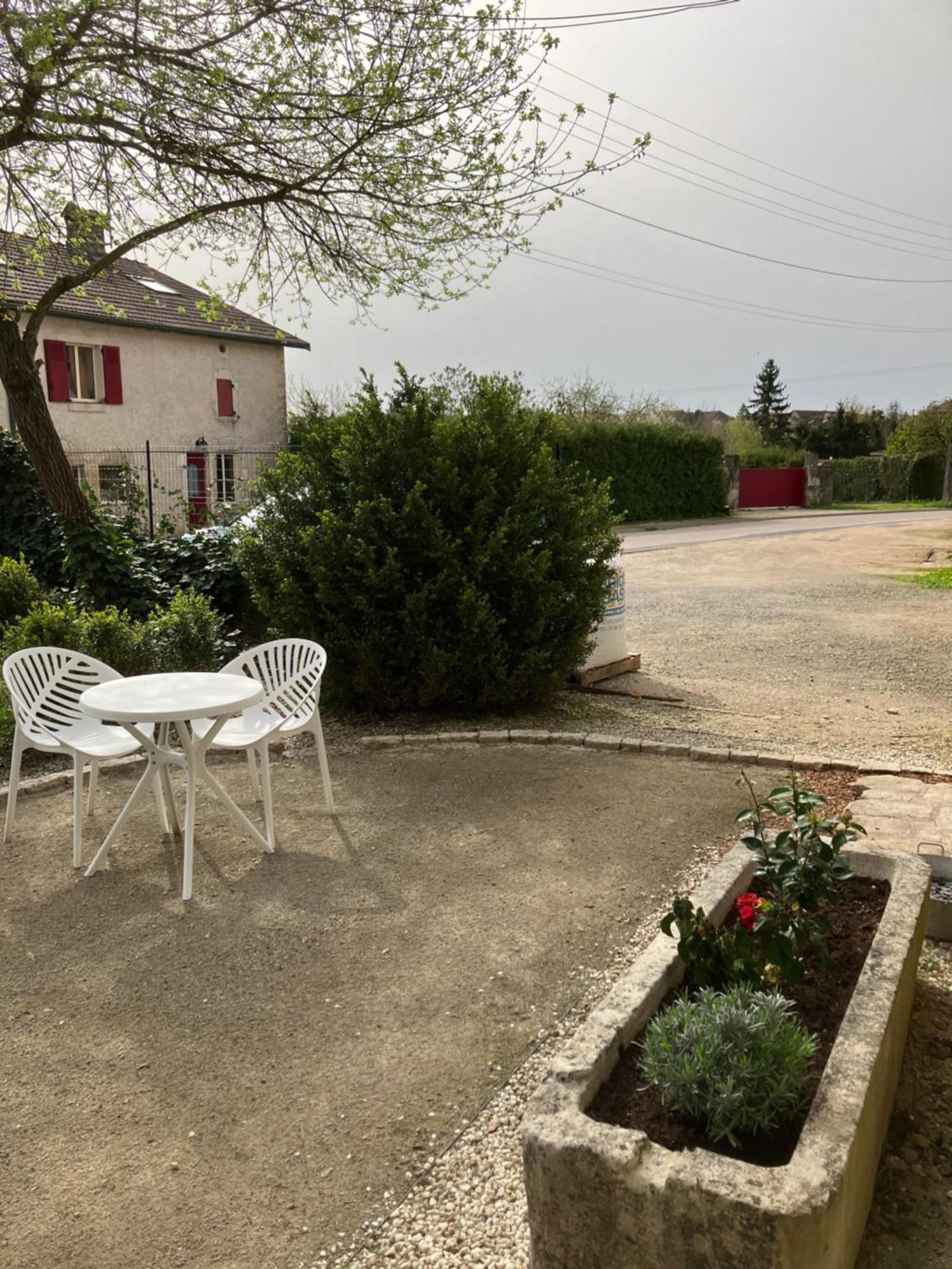 Le Temps Retrouve Hotel Rouvres-la-Chétive Exterior photo